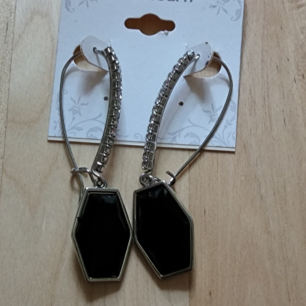 🌟 3 for $15 Deal! 🌟Dressbarn black and silver with crystal earrings